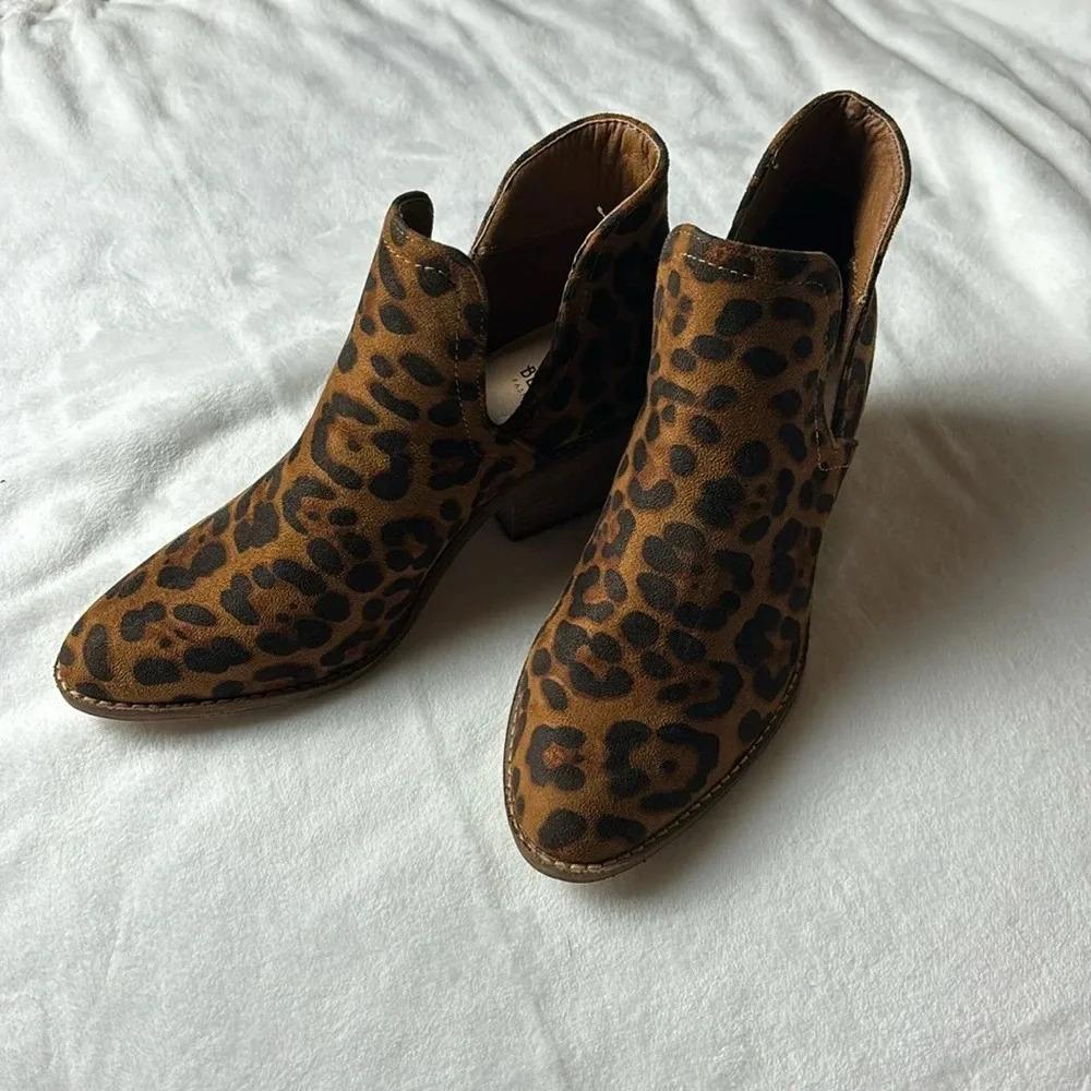 Beast Fashion Women's Faux Suede Leopard Print Ankle Boots Size 7 Pre-Owned